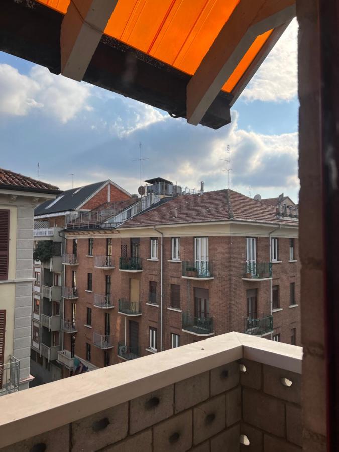 Splendido Appartamento Vicino Alla Metro Turijn Buitenkant foto